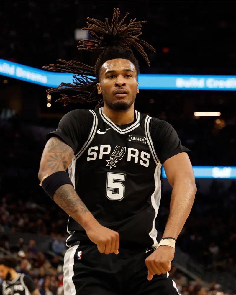 皇冠体育官方入口-来者不善！SLAM晒卡斯尔精彩赛场照与球迷分享